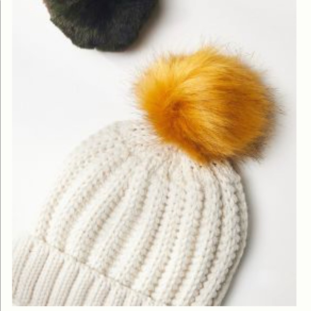 ⭐️🦢NWT Anthropologie  PICK-A-POM RIBBED BEANIE BASE &  THREE TUFTED TOPPERS🦢⭐️
